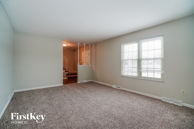 1056 Briarcliff Rd in Reynoldsburg, OH - Building Photo - Building Photo