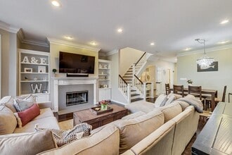 1351 W Altgeld St in Chicago, IL - Building Photo - Building Photo