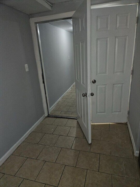 1119 E 214th St in Bronx, NY - Building Photo