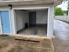 671 Moyer Ave, Unit 2 in Youngstown, OH - Building Photo - Building Photo