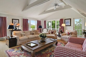 15 Chauncey Close in East Hampton, NY - Building Photo - Building Photo