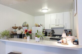 1400 E Palm Canyon Dr in Palm Springs, CA - Building Photo - Building Photo