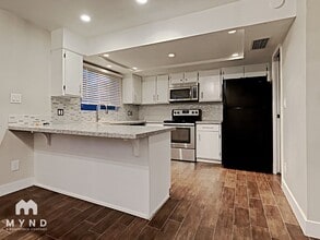 8243 E Thomas Rd in Scottsdale, AZ - Building Photo - Building Photo