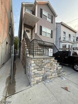 108 4th Ave in Paterson, NJ - Building Photo