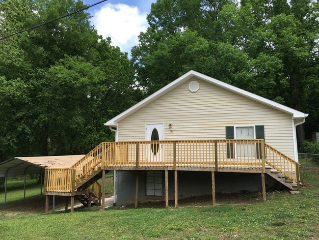 property at 1735 Bethel St NE