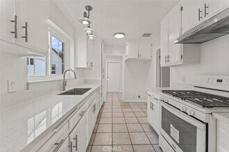 14722 Strathern St in Los Angeles, CA - Building Photo - Building Photo
