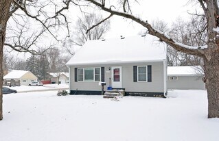2153 Green Ave, Unit #2 in Anoka, MN - Building Photo