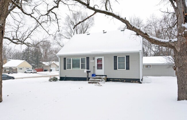 2153 Green Ave-Unit -#2 in Anoka, MN - Building Photo - Building Photo