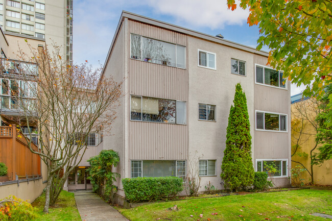 1821 Barclay St in Vancouver, BC - Building Photo - Building Photo