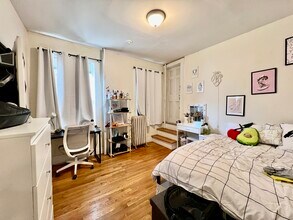 66 Egmont St, Unit 2 in Brookline, MA - Building Photo - Building Photo