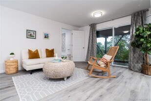 1095 US-9W in Nyack, NY - Building Photo