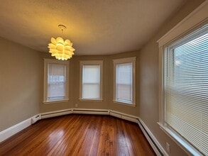 97 Marion St, Unit 1 in Somerville, MA - Foto de edificio - Building Photo