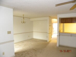 103 Sawgrass Turn in Yorktown, VA - Building Photo - Building Photo