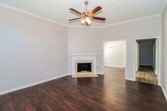 2125 Oak Springs Dr in Memphis, TN - Building Photo - Building Photo
