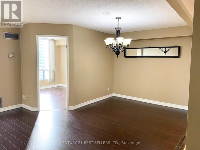 115-1115 Hillcrest Ave in Mississauga, ON - Building Photo - Building Photo