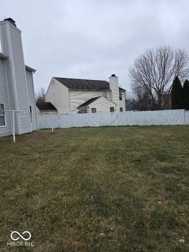 9114 Robey Meadows Ln in Indianapolis, IN - Building Photo - Building Photo