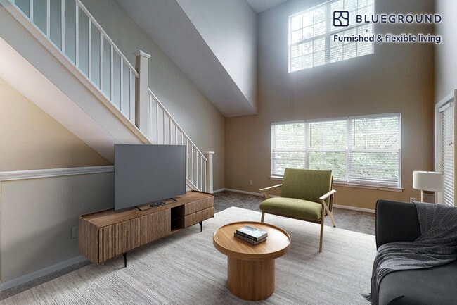 100 Court N Dr in Melville, NY - Building Photo - Building Photo