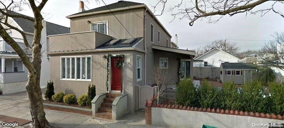 123 Garden City Ave in Point Lookout, NY - Foto de edificio