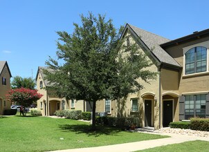 Camden Shadow Brook in Austin, TX - Building Photo - Building Photo