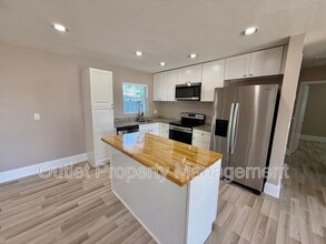890 Merrimac St in Deltona, FL - Building Photo - Building Photo