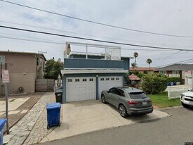 541 Pine St, Unit 543 in Hermosa Beach, CA - Building Photo