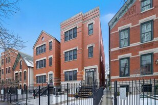2132 W Schiller St in Chicago, IL - Building Photo
