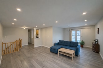 1068 Upper Sherman Ave in Hamilton, ON - Building Photo - Building Photo