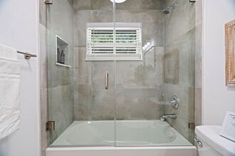 540 Lake Palms Dr in Largo, FL - Building Photo - Building Photo