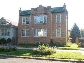 2025 N Lavergne Ave in Chicago, IL - Foto de edificio - Building Photo