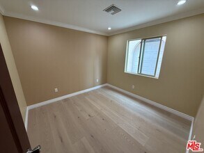 13241 Longridge Ave in Sherman Oaks, CA - Building Photo - Building Photo