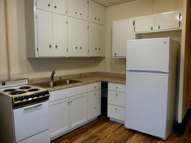 24 Main St S, Unit #1