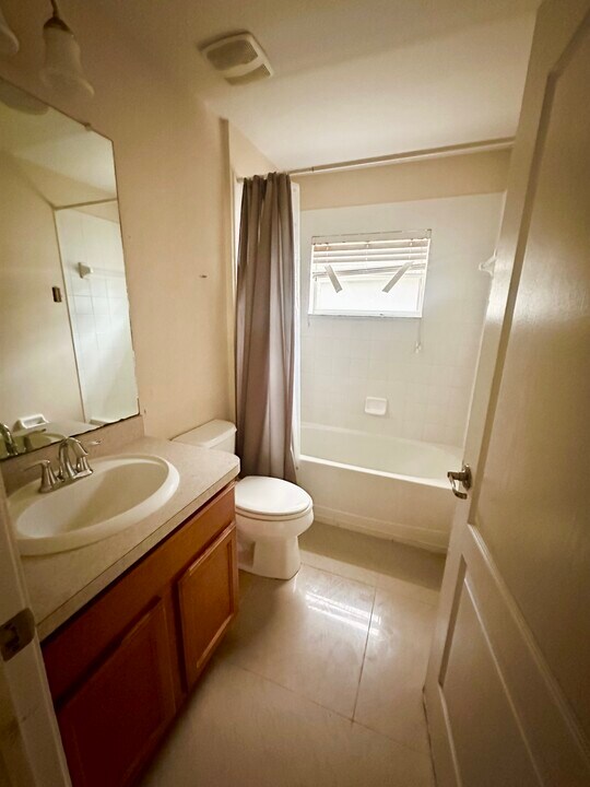 2251 Colville Chase Dr in Ruskin, FL - Building Photo