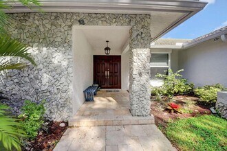 2621 NW 39th St in Boca Raton, FL - Building Photo - Building Photo