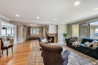 504 Illinois Rd in Wilmette, IL - Building Photo - Building Photo