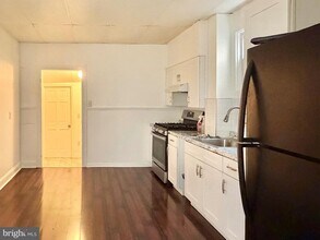 122 Landing St in Trenton, NJ - Building Photo - Building Photo