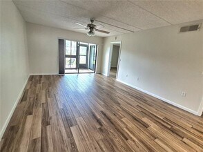 509 Meadow Ln in Oldsmar, FL - Building Photo - Building Photo