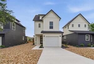 2212 Yellow Jacket Ln in Austin, TX - Building Photo