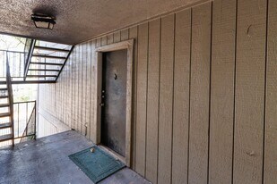 401 Skyview Dr in Birmingham, AL - Building Photo