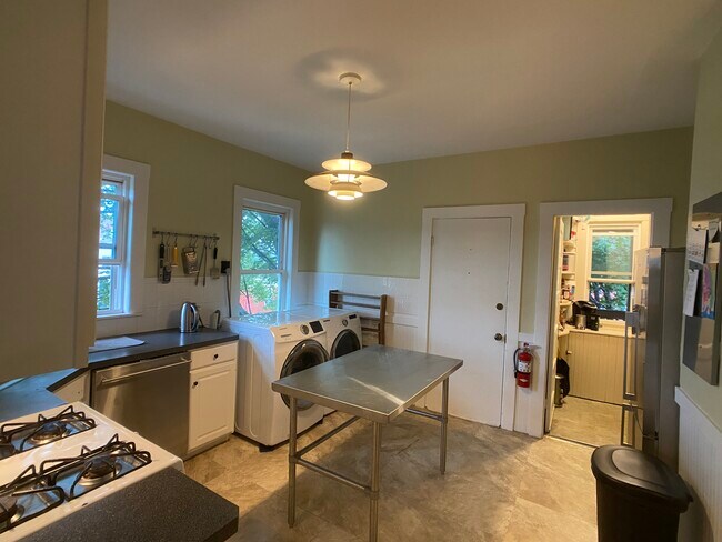 70 Montebello Rd, Unit 3