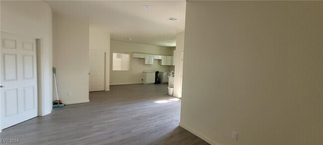 2085 Saratoga St in Las Vegas, NV - Building Photo - Building Photo