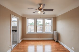 2234 W Farwell Ave, Unit #1 in Chicago, IL - Building Photo - Building Photo