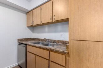 6020 W Oregon Ave in Glendale, AZ - Building Photo - Building Photo