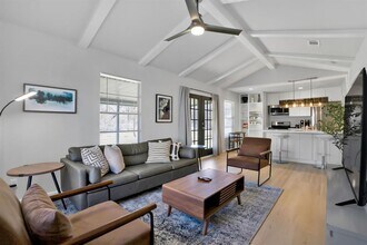 1205 Arthur Stiles Rd in Austin, TX - Building Photo - Building Photo
