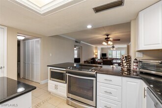 2264 Winkler Ave in Ft. Myers, FL - Building Photo - Building Photo