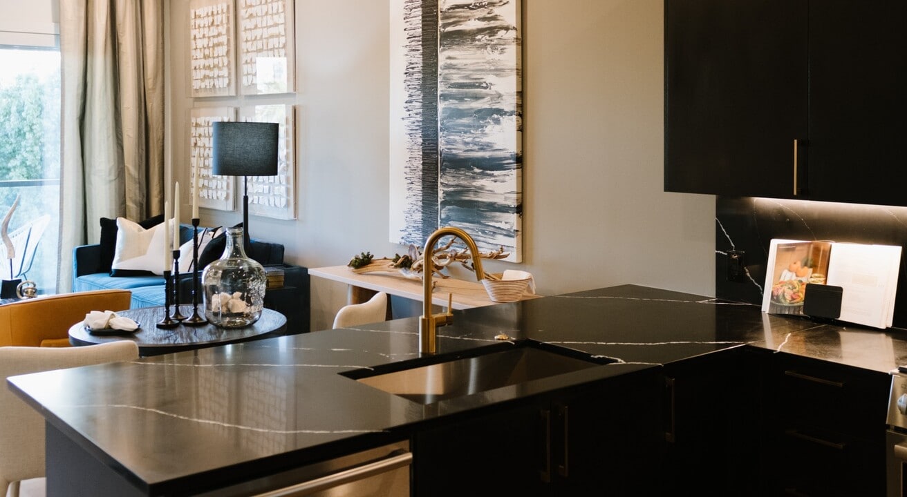 2621 Maple Ave, Unit S-826 in Dallas, TX - Building Photo