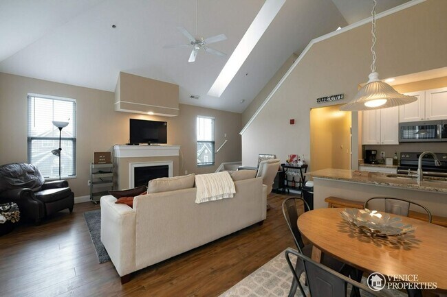 1786 Drayton Ct-Unit -1786 Drayton Court in Marble Cliff, OH - Building Photo - Building Photo