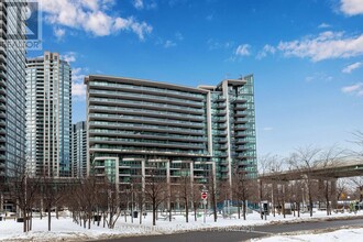 209-209 Fort York Blvd in Toronto, ON - Building Photo - Building Photo