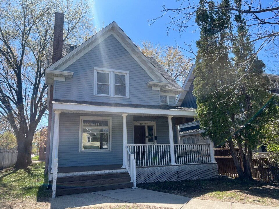 1822 Iglehart Ave in St. Paul, MN - Building Photo