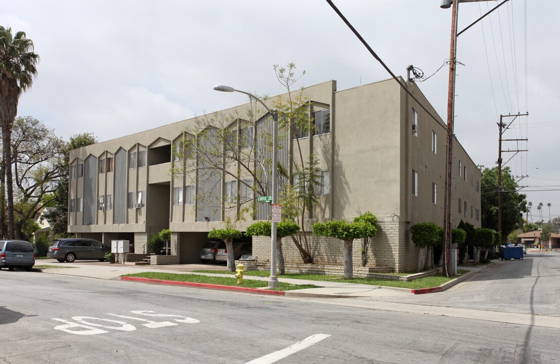 111 N Curtis in Alhambra, CA - Building Photo