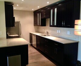 576 N Bellflower Blvd, Unit Stoneybrook in Long Beach, CA - Building Photo - Building Photo